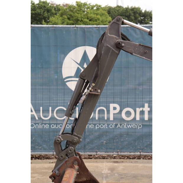2017 Volvo EC18D-41945329