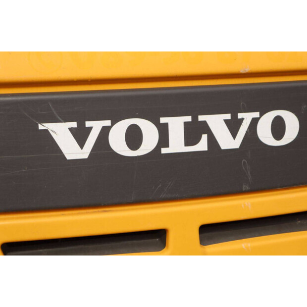 2017 Volvo EC18D-41945335