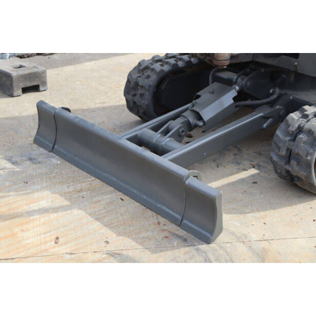 2017 Volvo EC18D-41945359