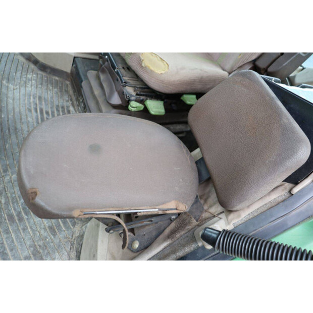 2004 JOHN DEERE 6120-41945976