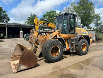 Image for WHEEL LOADERS 2015 CASE 621F