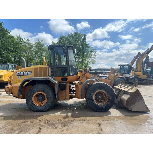 2015 CASE 621F-41946174