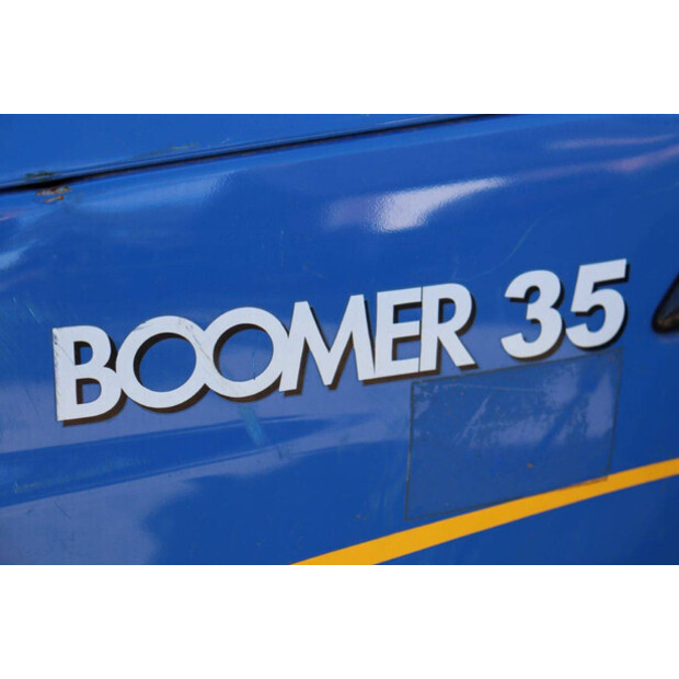 2019 نيو هولاند Boomer 35-41947204