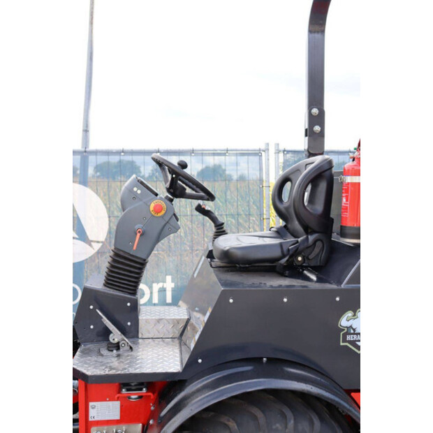 2025 Heracles H220-41947561