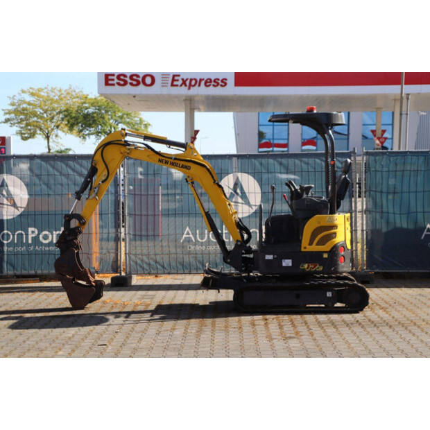 2021 New Holland E17C-41948013