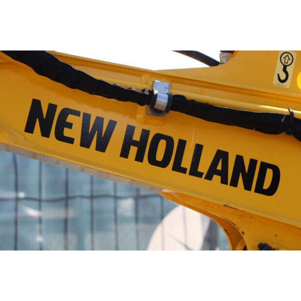 2021 New Holland E17C-41948025