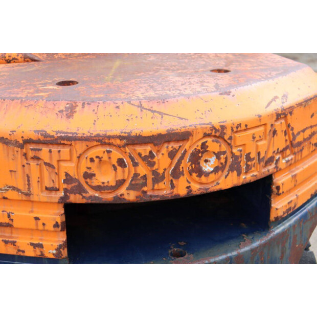 Toyota 02-5FD25-41948317
