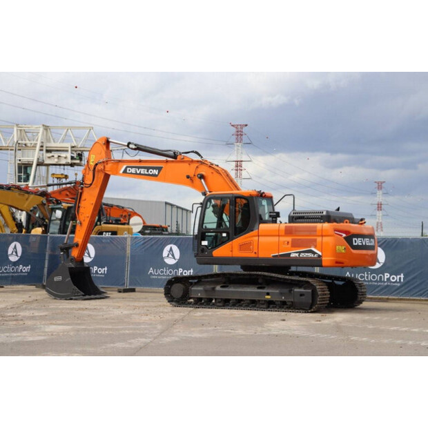 2025 أونبيكند DX225LC-7M-41949842
