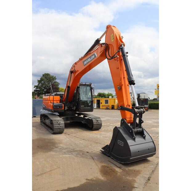 2025 أونبيكند DX225LC-7M-41949847