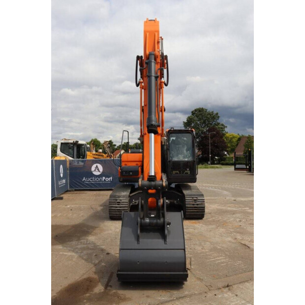 2025 أونبيكند DX225LC-7M-41949848