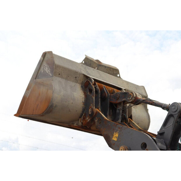 2013 Volvo L180G-41950025