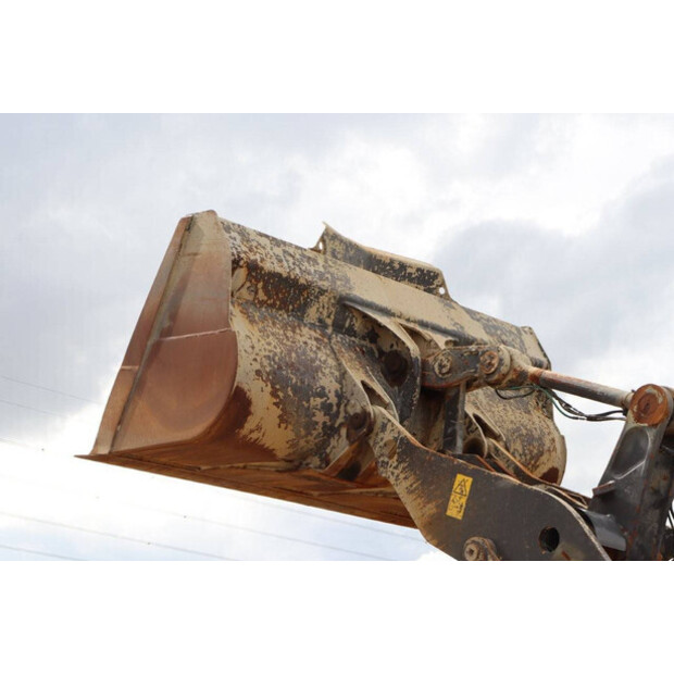 2011 Volvo L180G-41950207