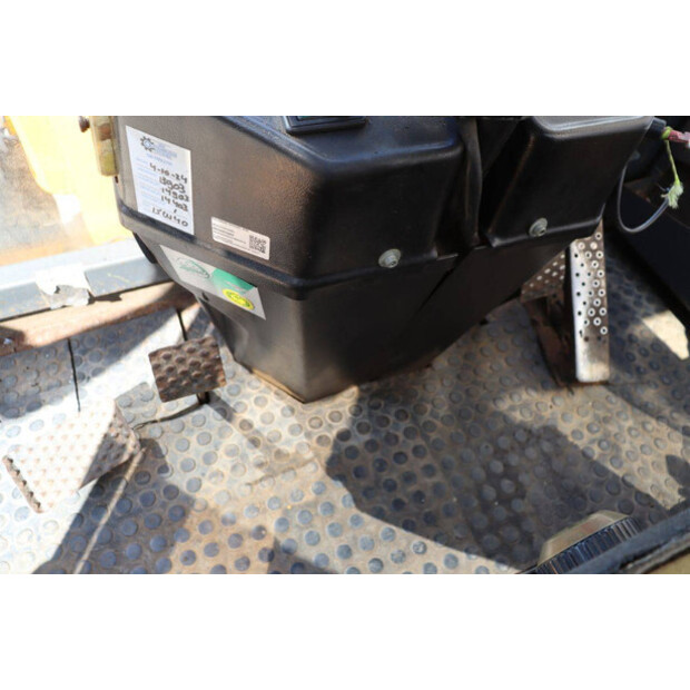 1996 Ahlmann AZ6-41950249