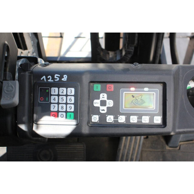 2016 تويوتا 8FBEK18T-41950884