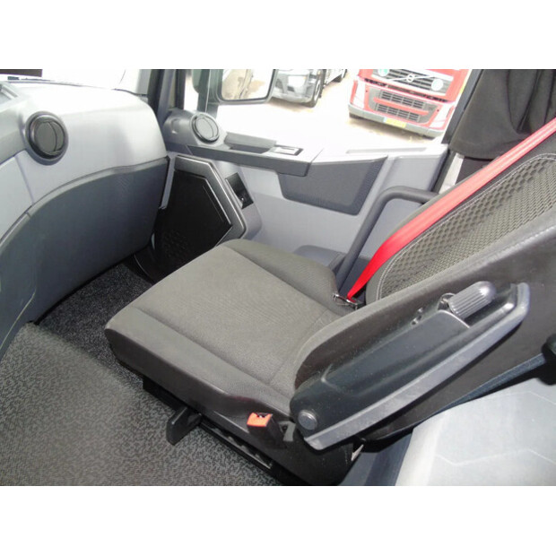 2018 Renault T440-41965900