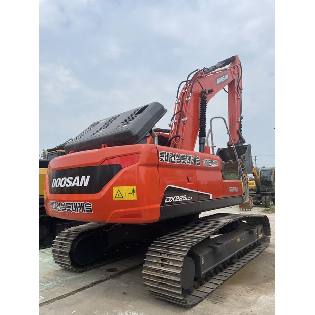 2023 Doosan DX225LCA-41969179