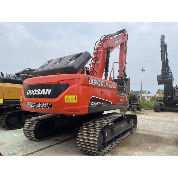 2023 Doosan DX225LCA-41969181