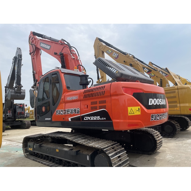 2023 Doosan DX225LCA-41969185