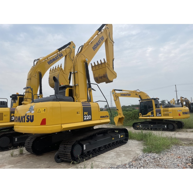 2023 كوماتسو PC220-41969335