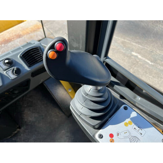 2022 بوماج BW177D-5-41970449
