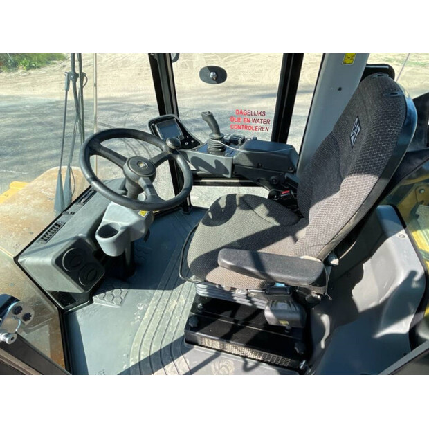 2021 Caterpillar CS66B-41970755