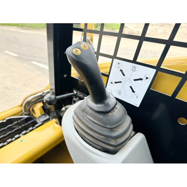 2025 Caterpillar 216B3-41971002