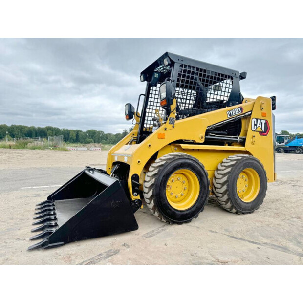 2025 Caterpillar 216B3-41971038