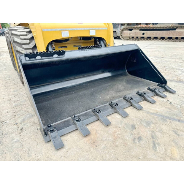 2025 Caterpillar 216B3-41971049