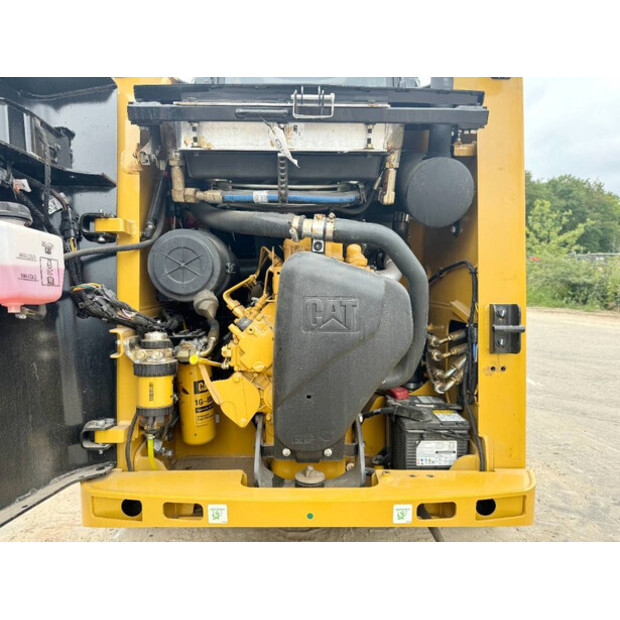 2025 Caterpillar 216B3-41971052
