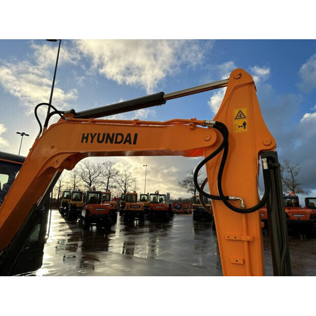 2017 Hyundai R60VS-41991861