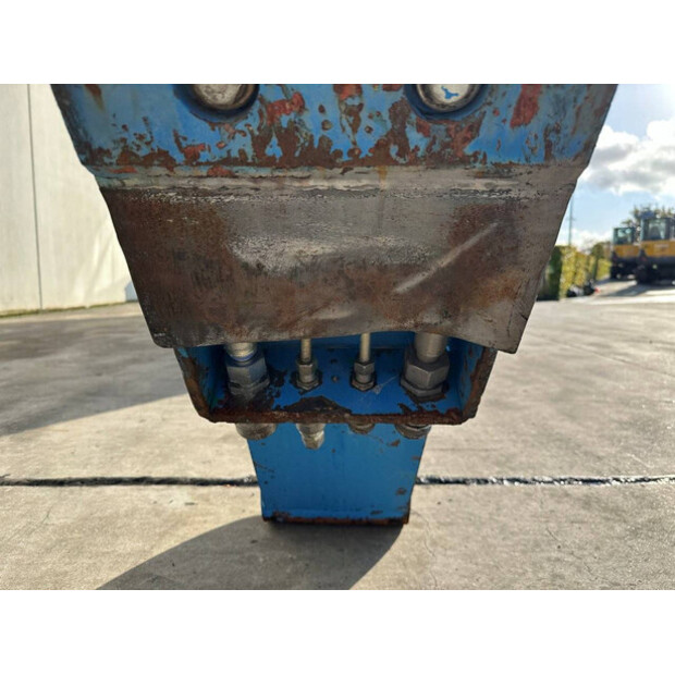 2000 FUCHS MHL331-41992631