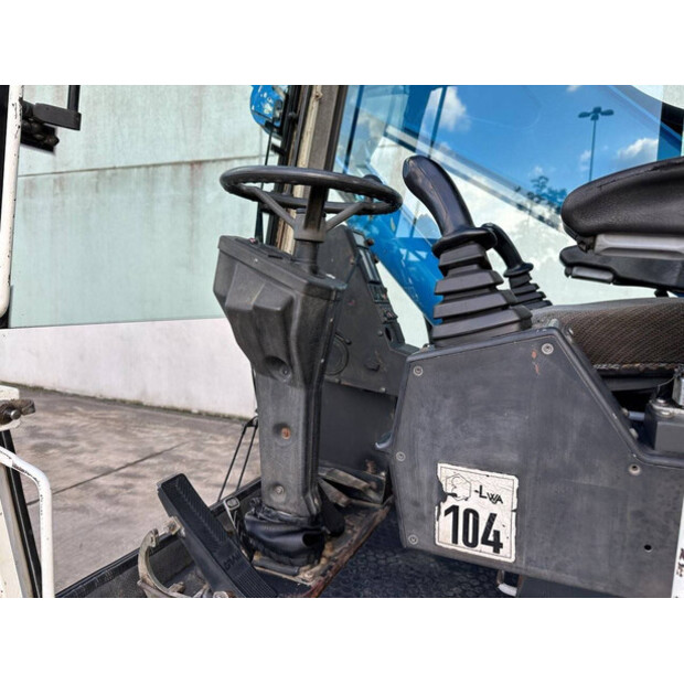 2000 FUCHS MHL331-41992679