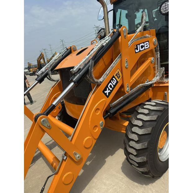 2025 جيه سي بي 3CX-41994309
