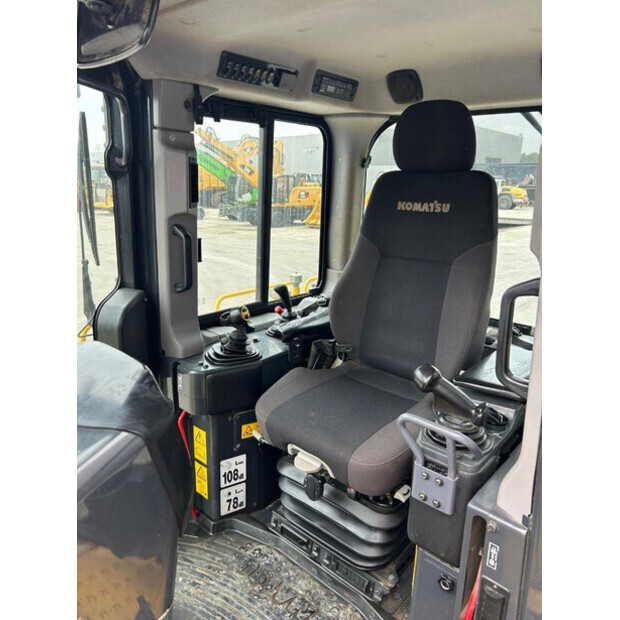 2019 Komatsu D65WX-18-41995772