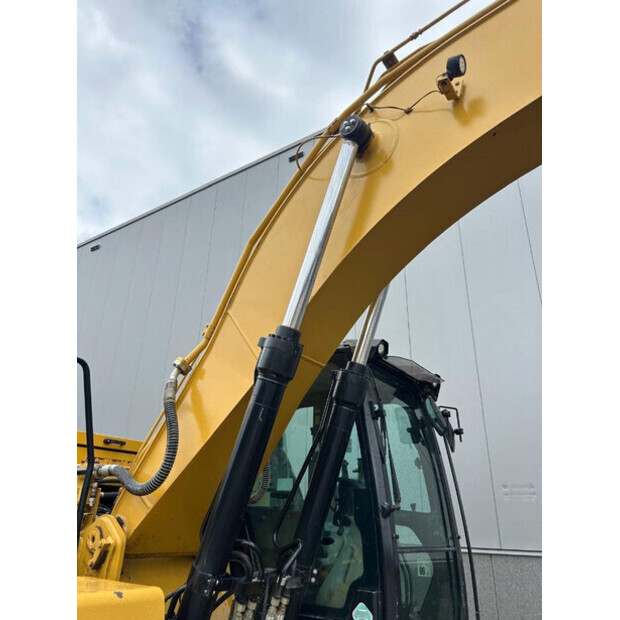 2018 Caterpillar 320-42008721