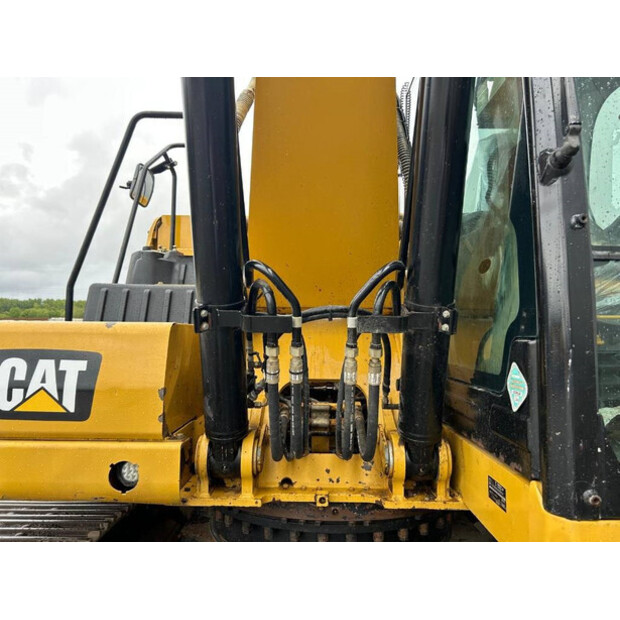 2018 Caterpillar 320-42008722
