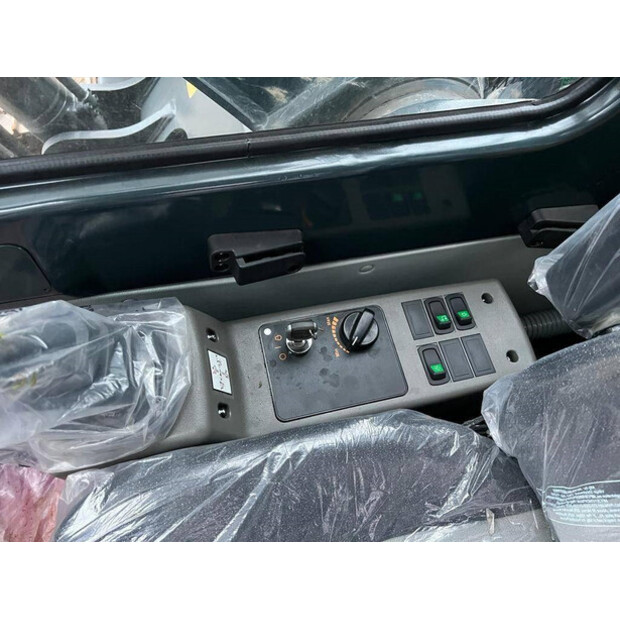 2025 Hyundai R210-42008781