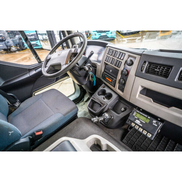 2013 فولفو FLH 290-42022344
