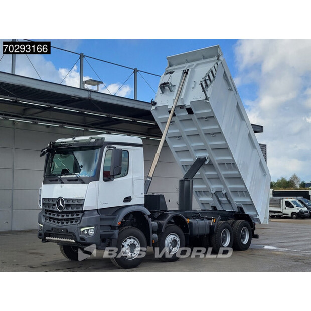 2023 مرسيدس بنز Arocs 4245-42022703