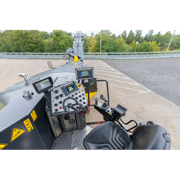 BOMAG BM 1200/35-2-42023256