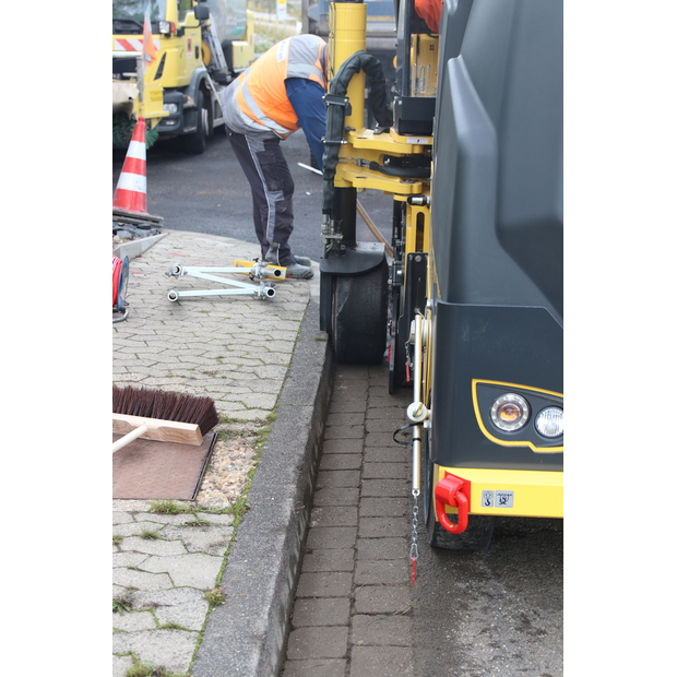 BOMAG BM 600/15-2-42023323