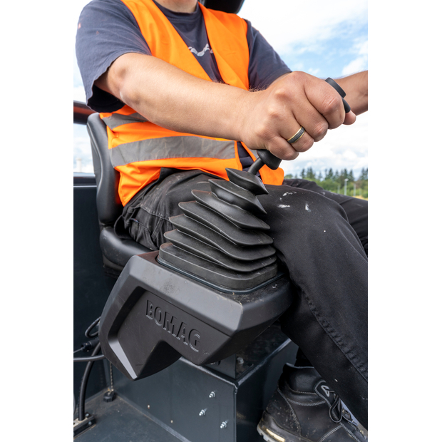 BOMAG BW 211 D-5 SL-42023907