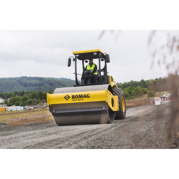 BOMAG BW 211 DH-5-42023916