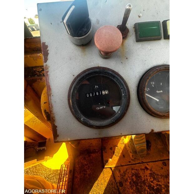 Hanomag B16-42038281