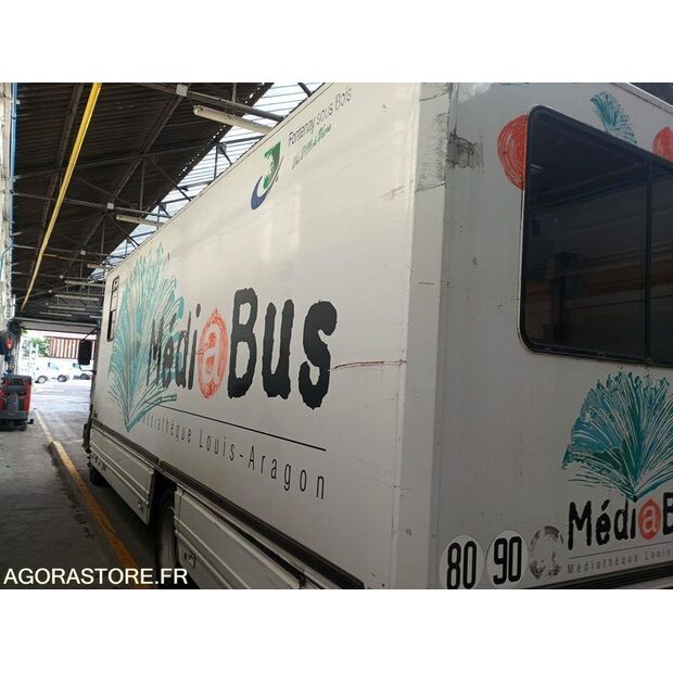 1999 Renault M150-42038530