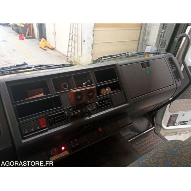 1999 Renault M150-42038547