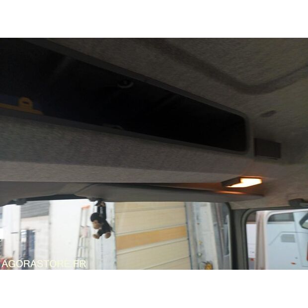 1999 Renault M150-42038548