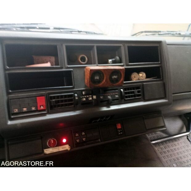1999 Renault M150-42038549