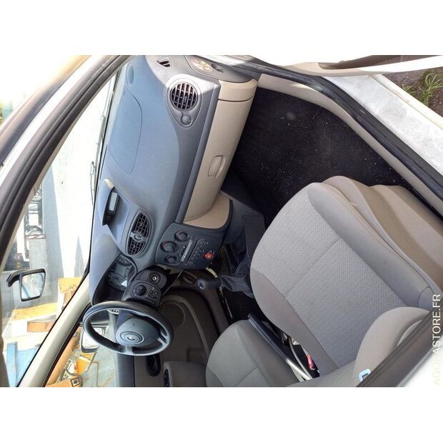 2007 Renault Clio-42038646