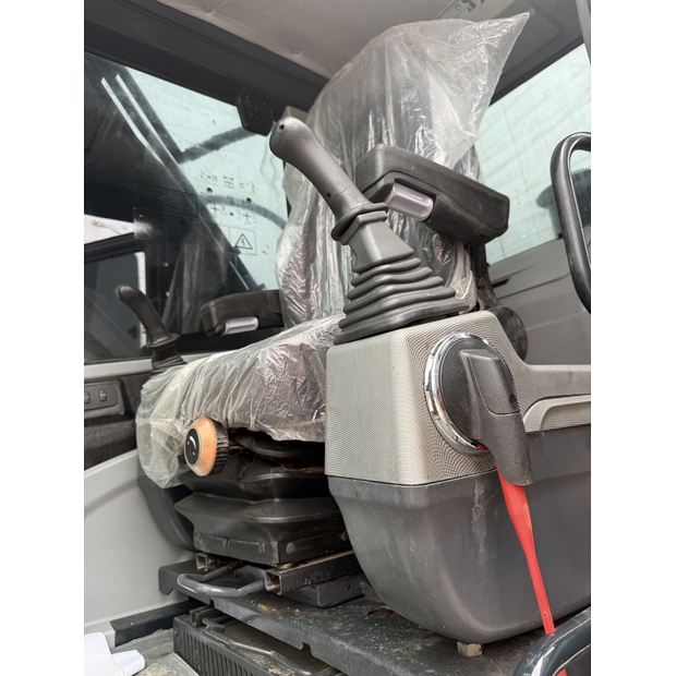 2024 Hyundai HX220-42038662